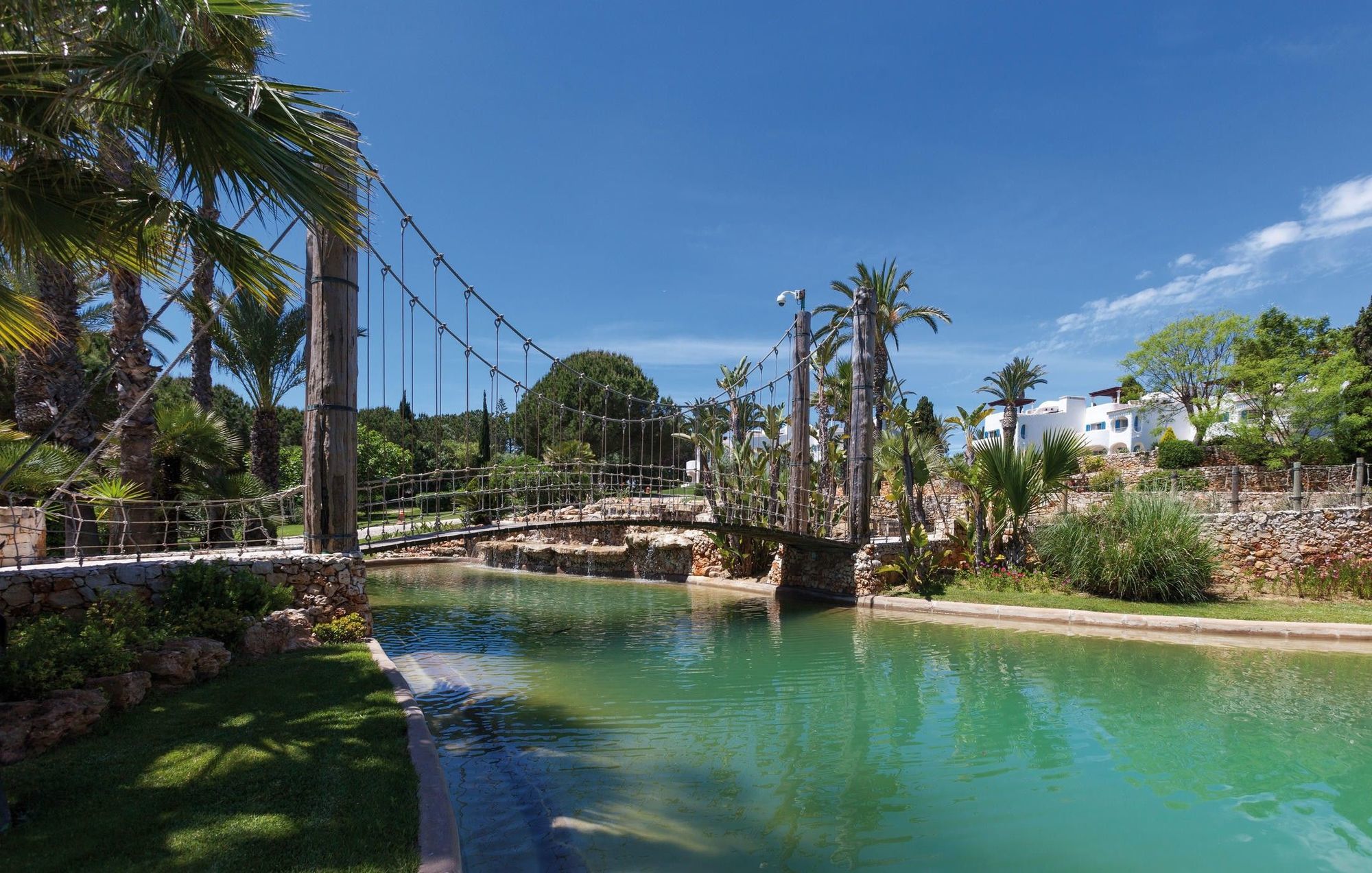 빌라 비타 파크 리조트&스파 Armação de Pêra 내부 사진 The hanging bridge